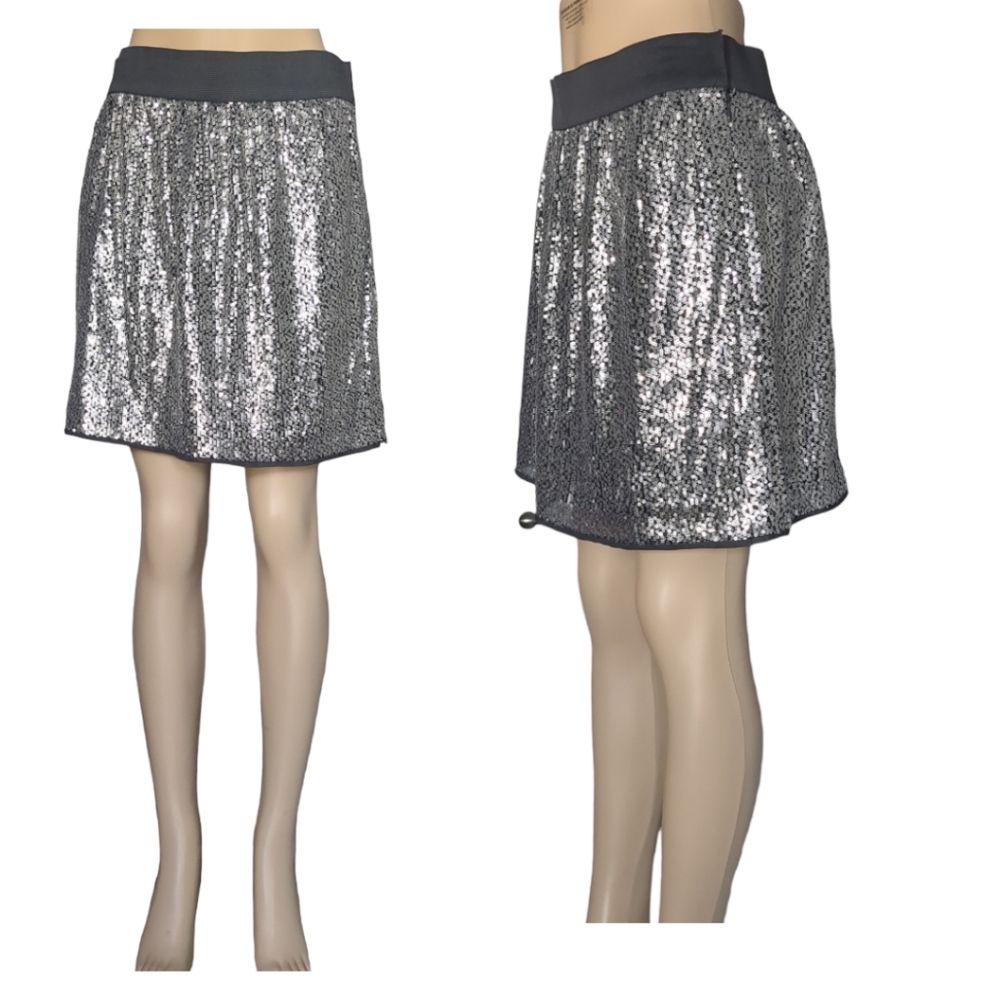 GAP Silver Shinny Mini Skirt Size 10.